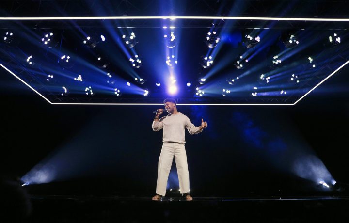 John Lundvik på scenen